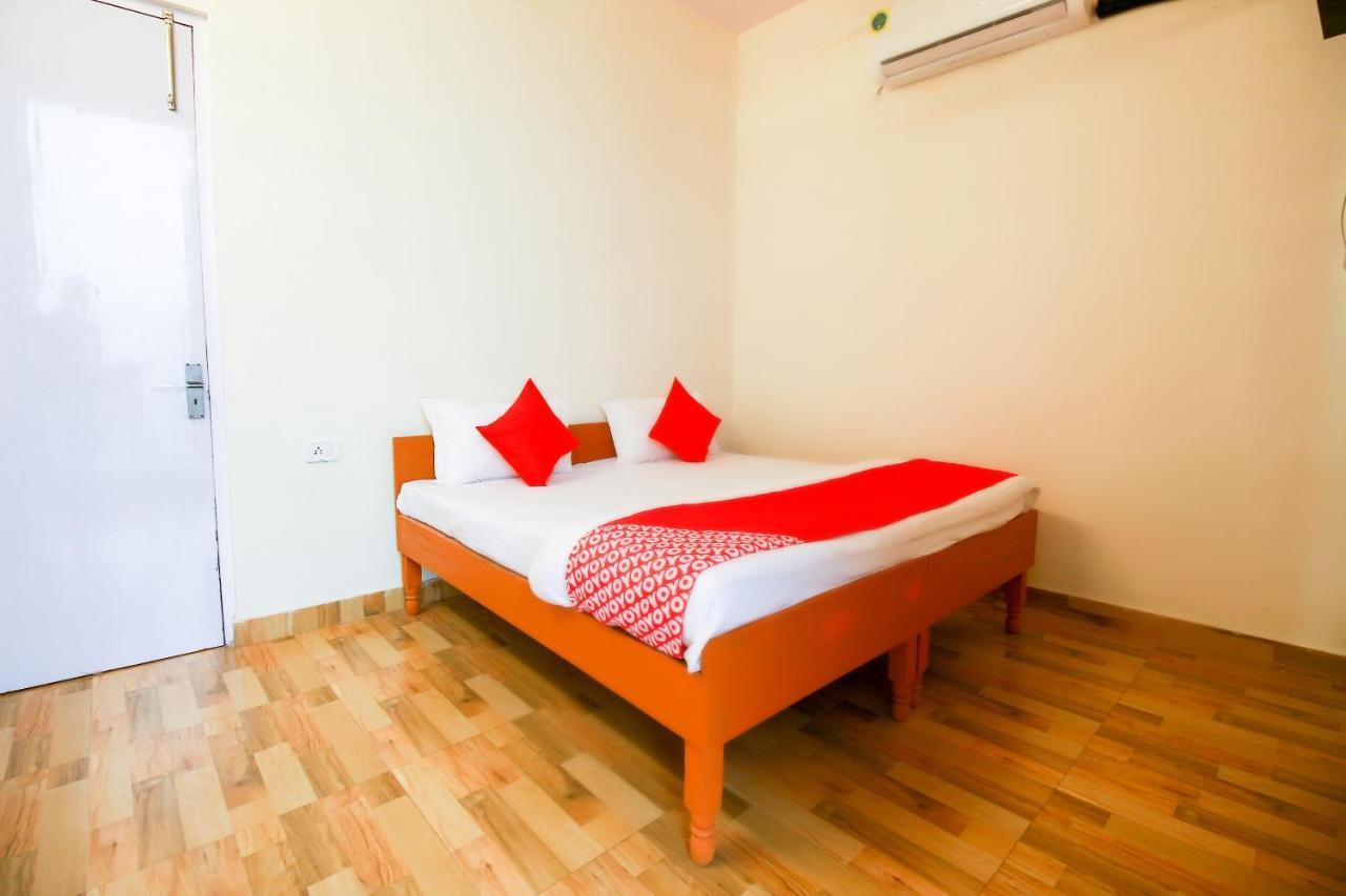 Hotel O Ansh Residency Delhi  Exteriör bild
